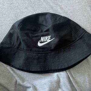 nike bucket hat